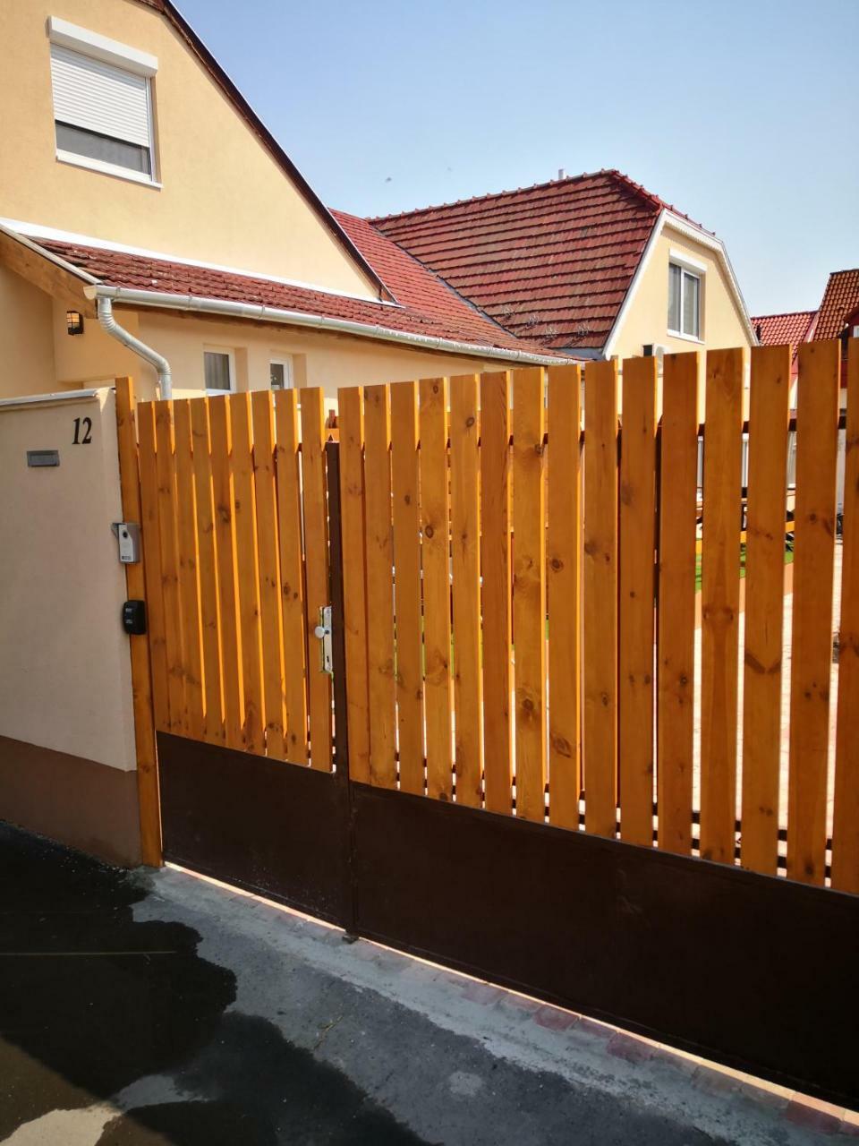 Green Garden Plus Apartman Budapest Bagian luar foto